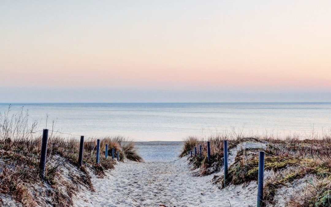 path to the ocean